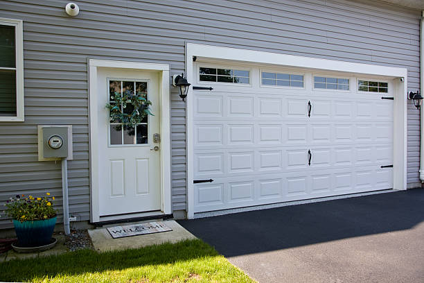 24/7 Emergency Garage Door Panel Replacement experts in New Square, NY